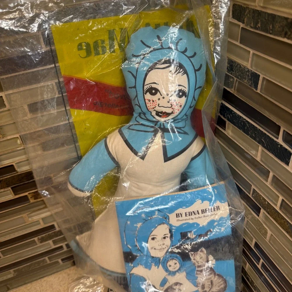 VTG Mattie Mae Amish Doll and Storybook Set by Edna Beiler Vintage Plush 15